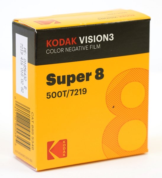 Kodak Vision3 500T 7219, 8 mm x 15 m Perf. 1R | Schmalfilm | Super 8 Kassette